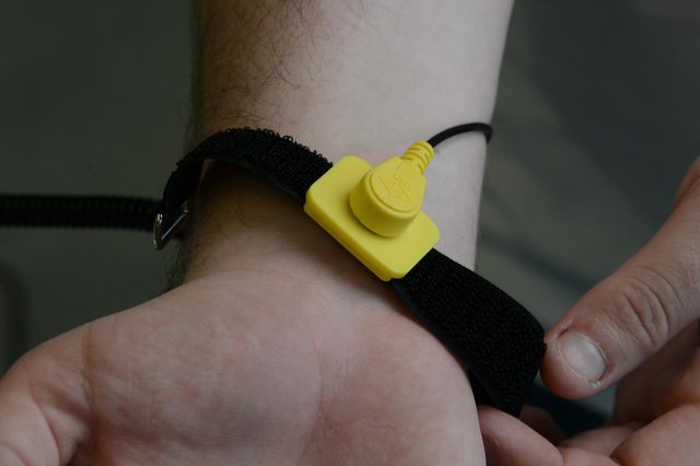 InstallGPU-Wristband