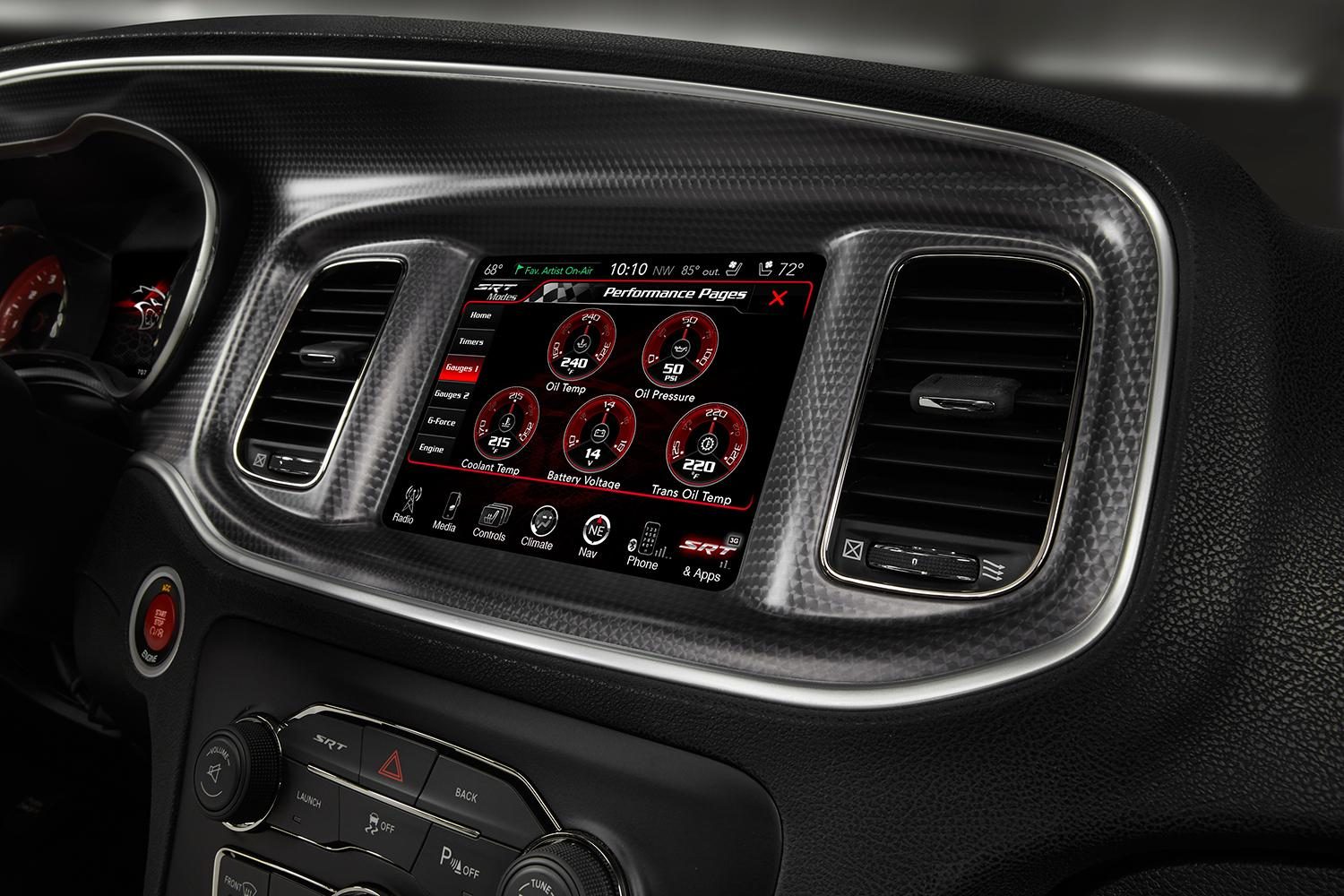 2015 car of the year awards fca uconnect 12