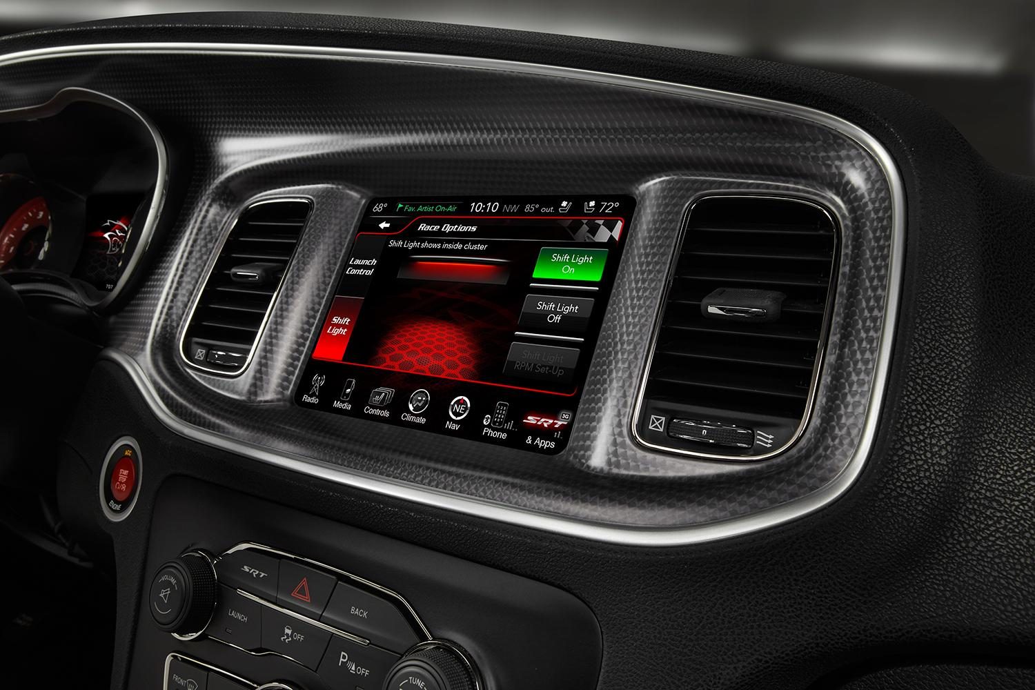 2015 car of the year awards fca uconnect 4