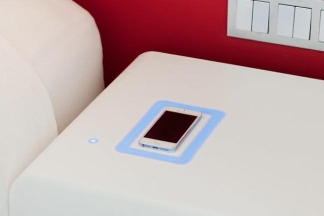 nh-hotel-wireless-charging