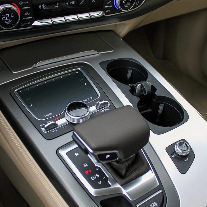 2016 audi q7 first drive center console