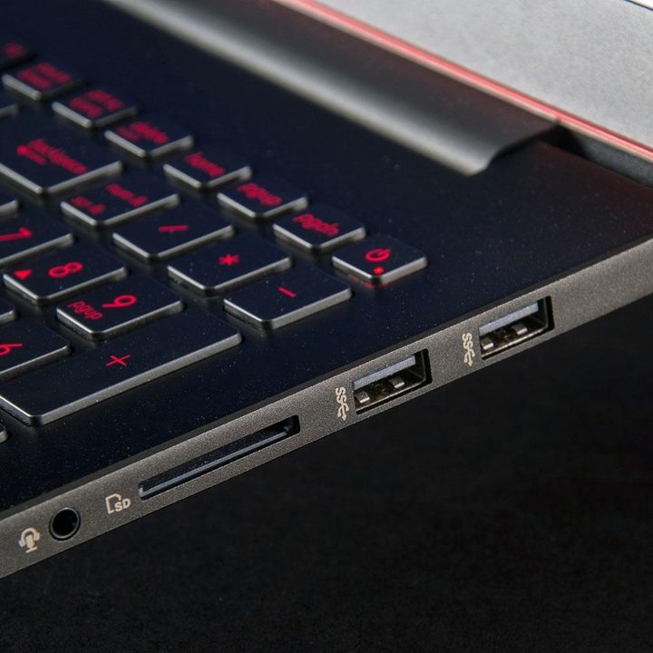 ASUS RoG G501JW DS71 side ports