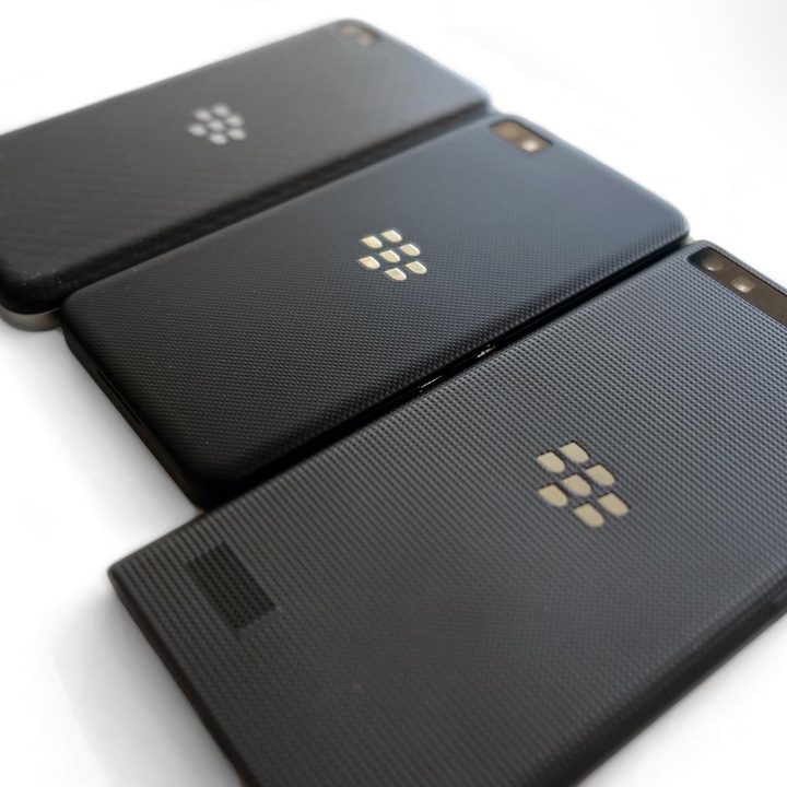 BlackBerry Leap comparison