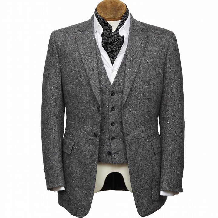 bentley takes bespoke to your torso with these savile row driving jackets henrypoole bespokedrivingjacket front