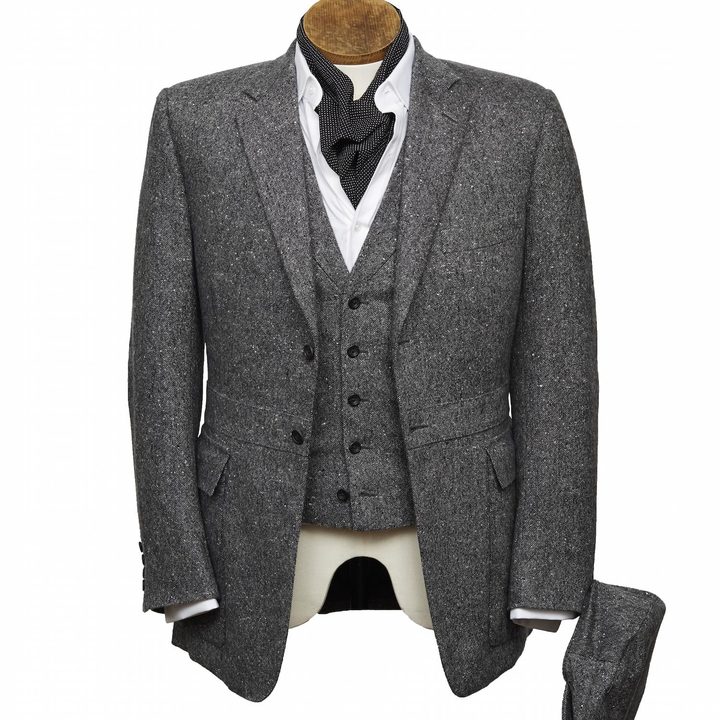 bentley takes bespoke to your torso with these savile row driving jackets henrypoole bespokedrivingjacket frontwithhat