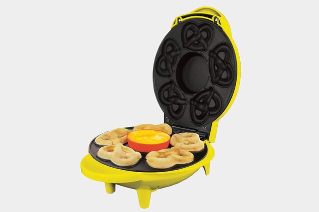 SmartPlanet SuperPretzel Pretzel Maker