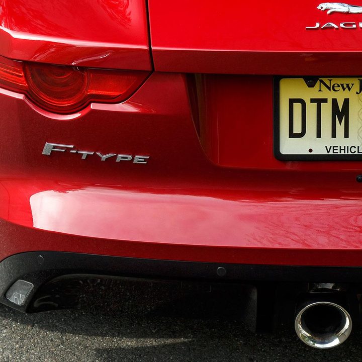 2016 Jaguar F TYPE V6 Manual back detail