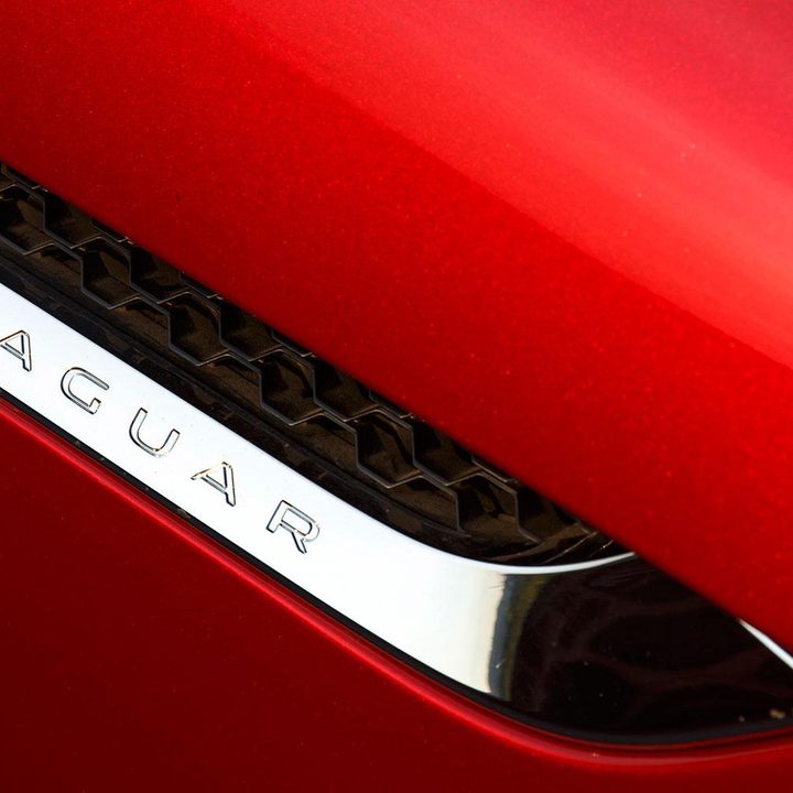 2016 Jaguar F TYPE V6 Manual badge