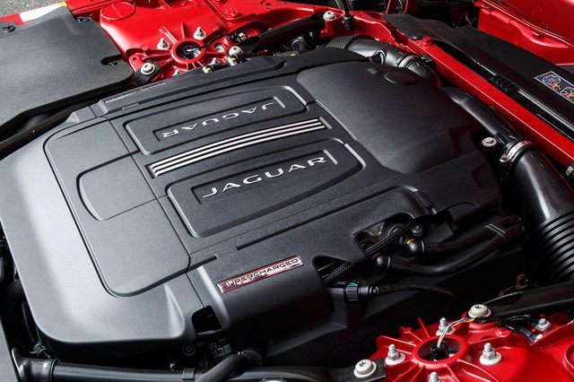 2016 Jaguar F TYPE V6 Manual engine top angle