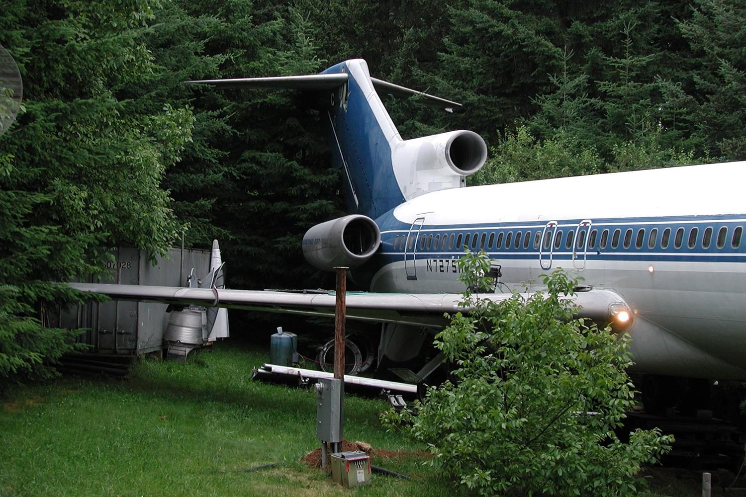 retreat from society and relax in these idyllic cabins around the world airplane home5