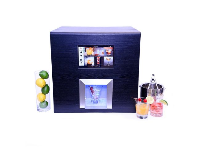 Monsieur Robot bartender