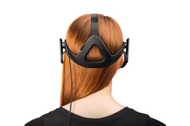 Oculus shows off the consumer-ready rift and a new controller