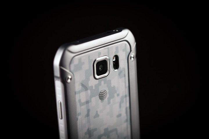 Samsung-Galaxy-S6-Active-back-camera