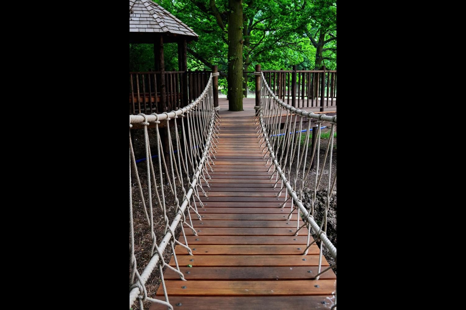retreat from society and relax in these idyllic cabins around the world nook treehouse 4