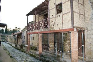 Timber Wood Frame House Vesuvius
