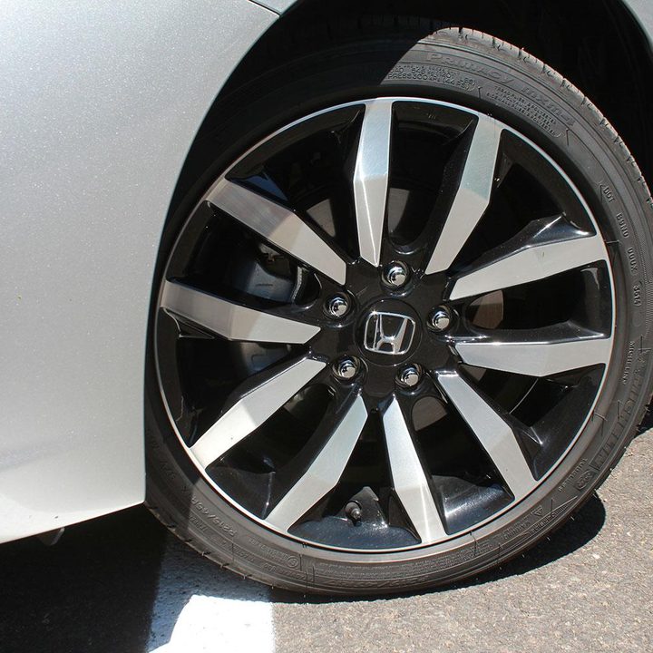 2015 Honda Civic EX tire