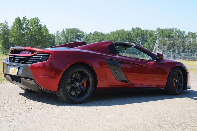 2015 McLaren 650S back angle