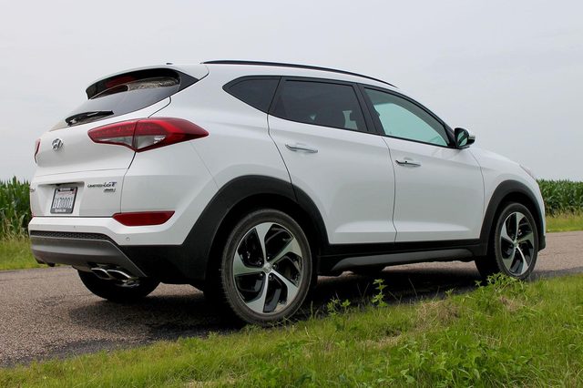 2016 Hyundai Tuscon Limited back angle full