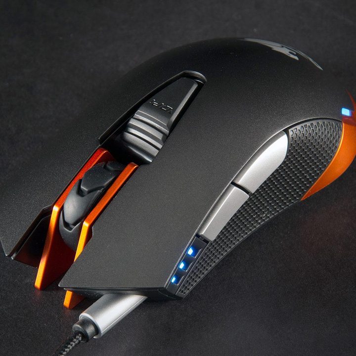 Cougar 550M top angle