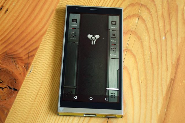 Turing-Phone_0164