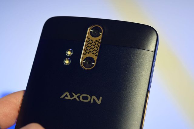 ZTE Axon rear camera angle
