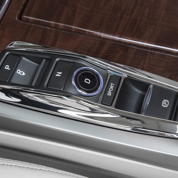 2016 Acura RLX Sport Hybrid console controls