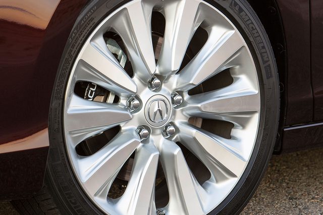 2016 Acura RLX Sport Hybrid tire