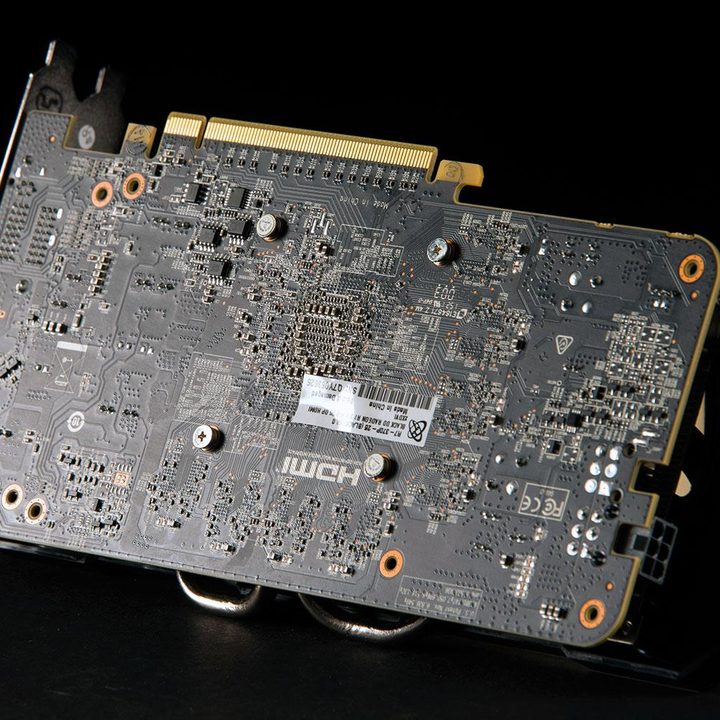AMD Radeon R7 370 back