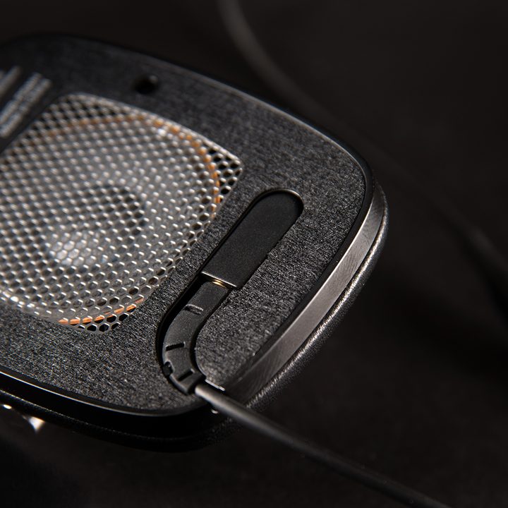 Bowers & Wilkins P5