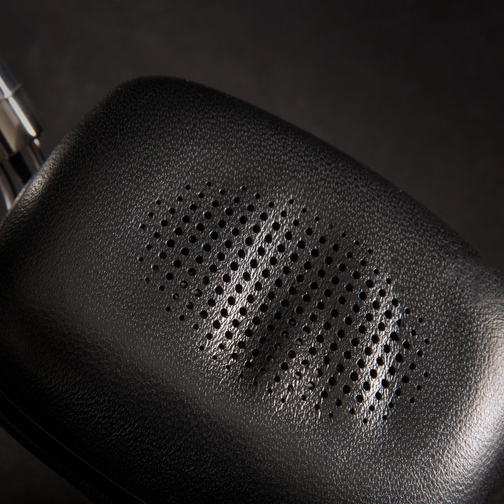 Bowers & Wilkins P5