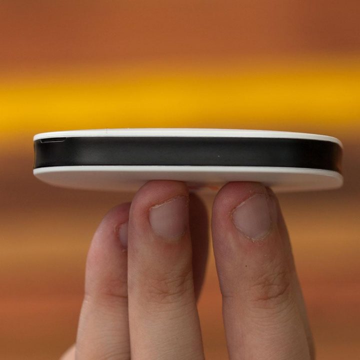 Karma Wi Fi Hotspot hands on side 2