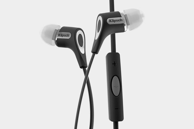 Klipsch-R6i-in-ear-headphones_