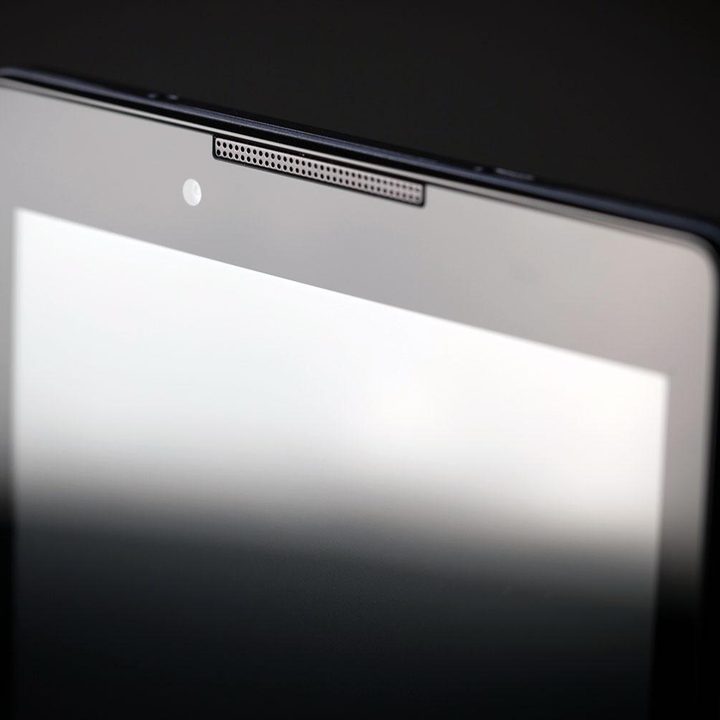 Lenovo TAB 2 A8 top front screen angle