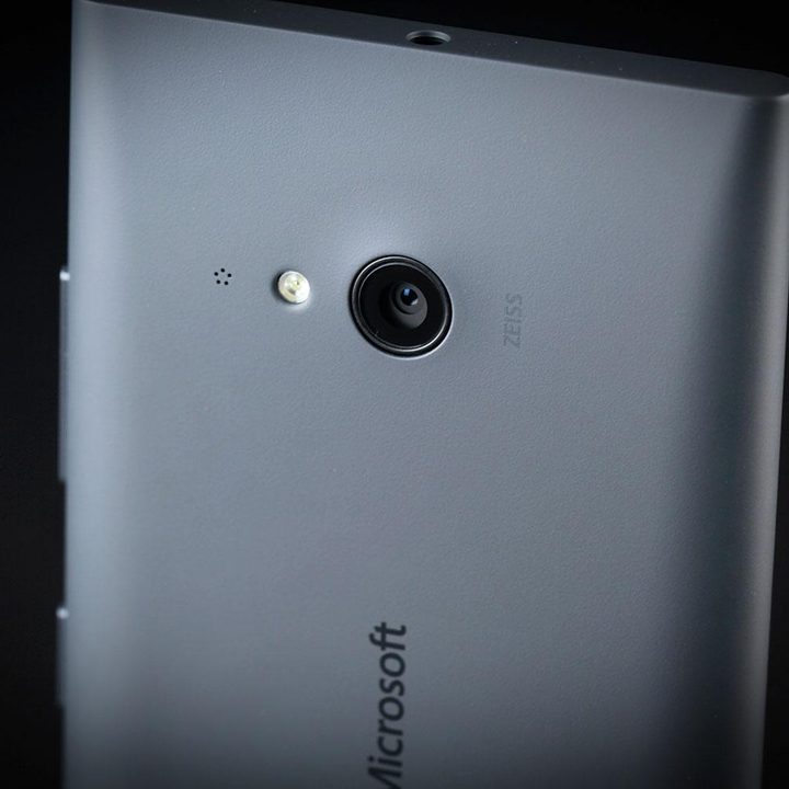 Microsoft Lumia 735