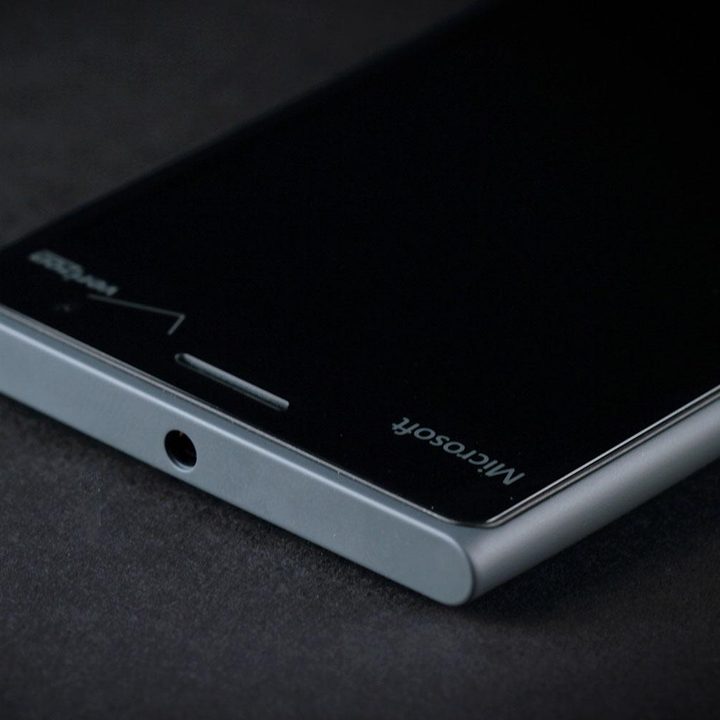 Microsoft Lumia 735