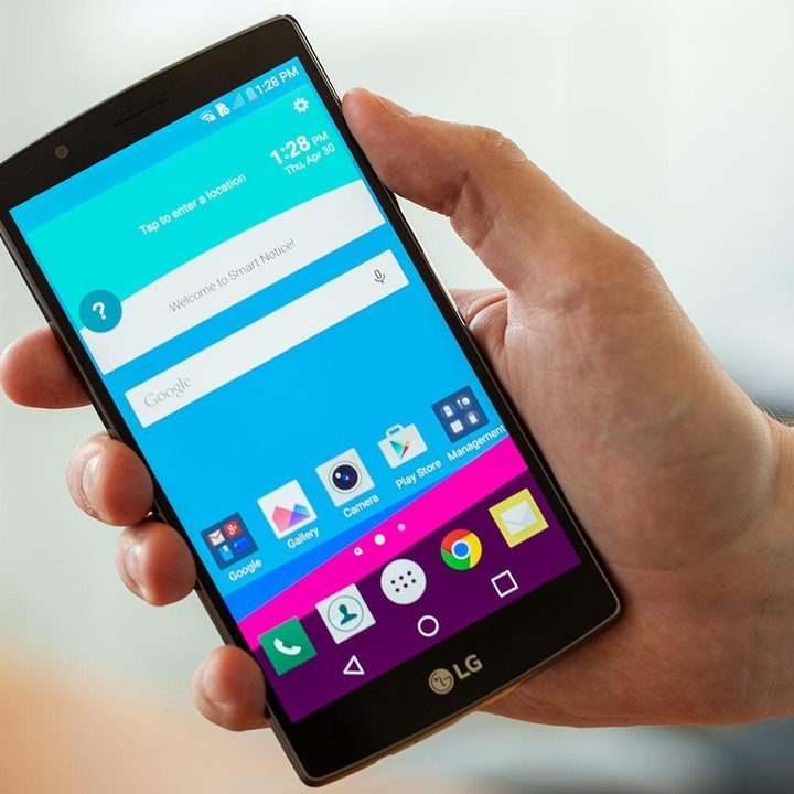 lg g4 in hand 1500x1000