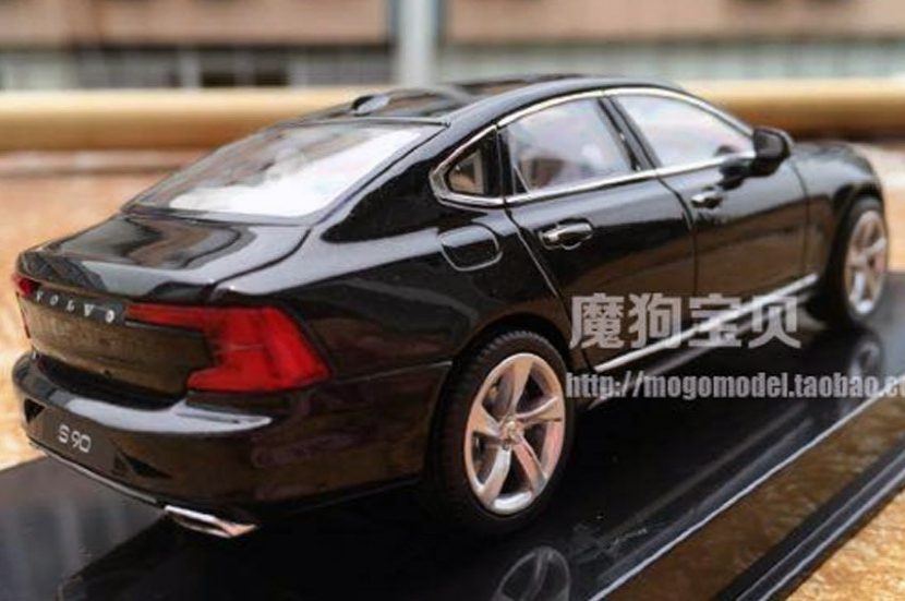 volvo-s90-model-car-rear