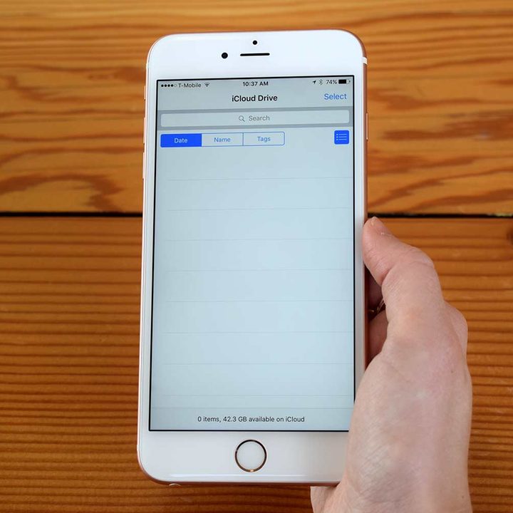 Use 3D Touch to open iCloud.