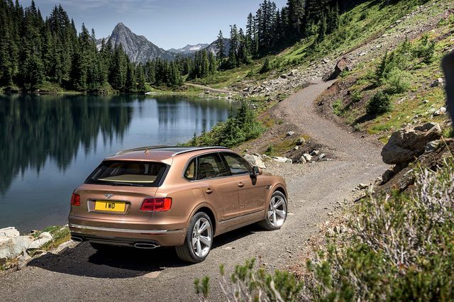 Bentley-Bentayga---Rear-Three-Quarter-Static