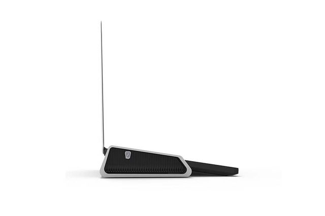 Horitzonal-Dock-MBPR-Left-with-Laptop