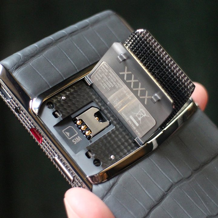 Vertu New Signature Touch