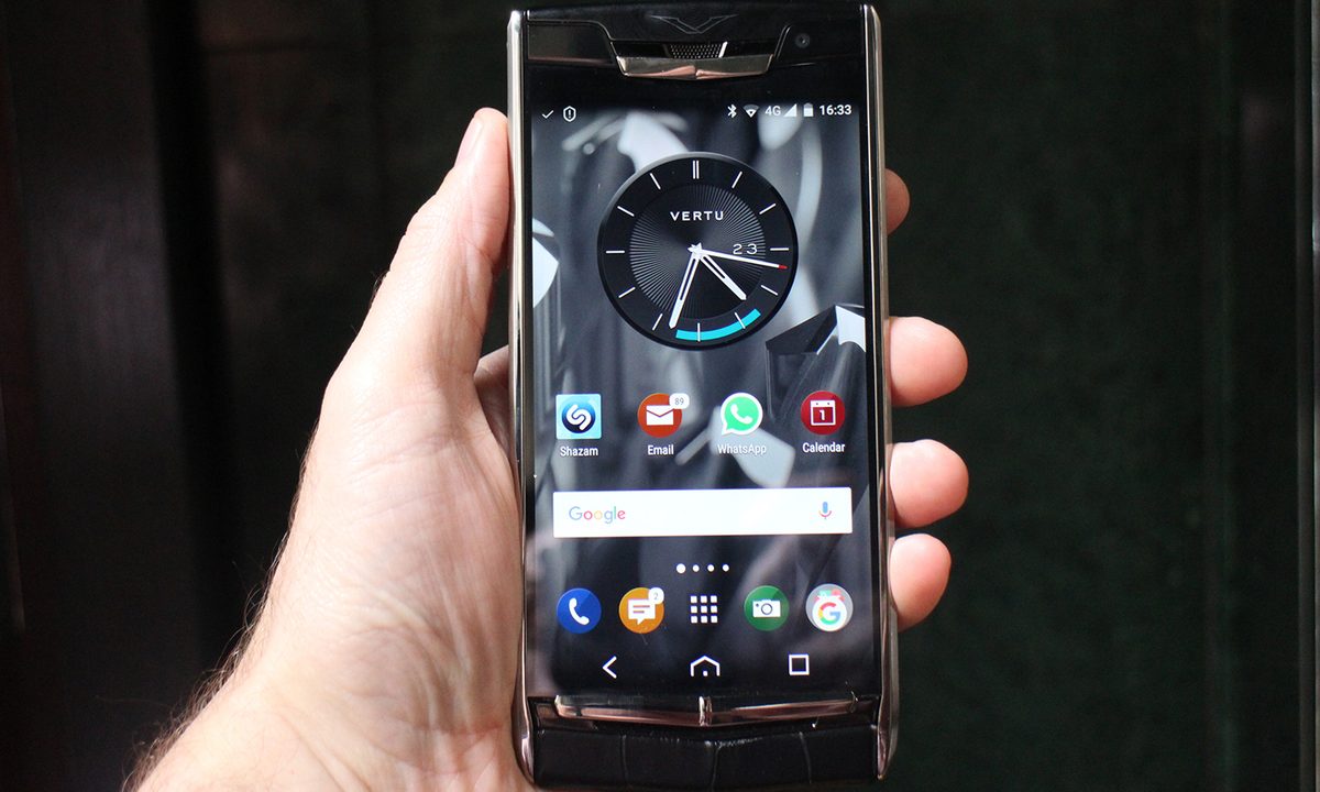 Vertu New Signature Touch