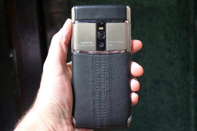 Vertu New Signature Touch