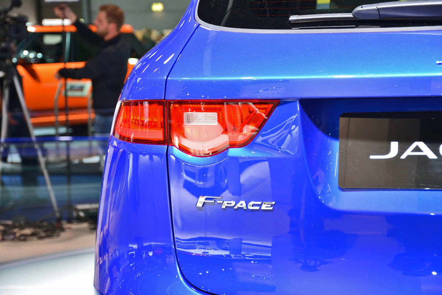 jaguar f pace global debut video pictures specs news frankfurt 8