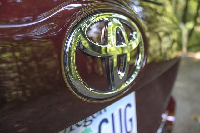 2014-Toyota-Highlander-XLE-logo