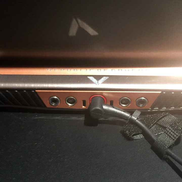 Asus GX700