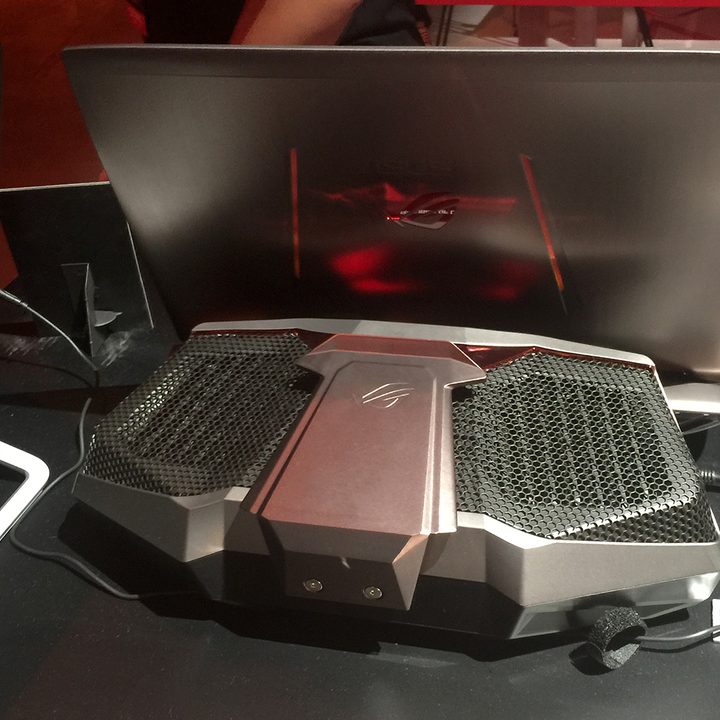 Asus GX700