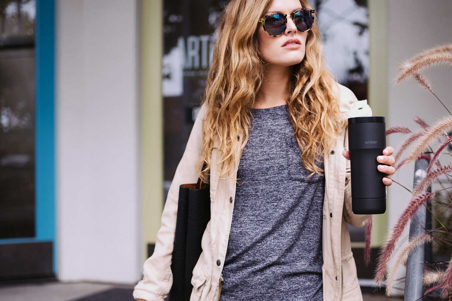 ember smart mug lifestyle12