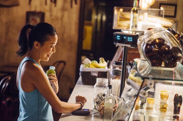 Jawbone-Up4-lifestyle-3-highres