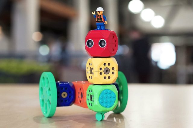 Robo Wunderkind, Robo Cube, LEGO